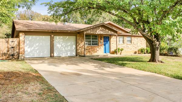 703 Cannon Drive, Euless, TX 76040