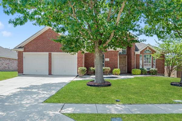 1106 Eastbrook Drive, Glenn Heights, TX 75154