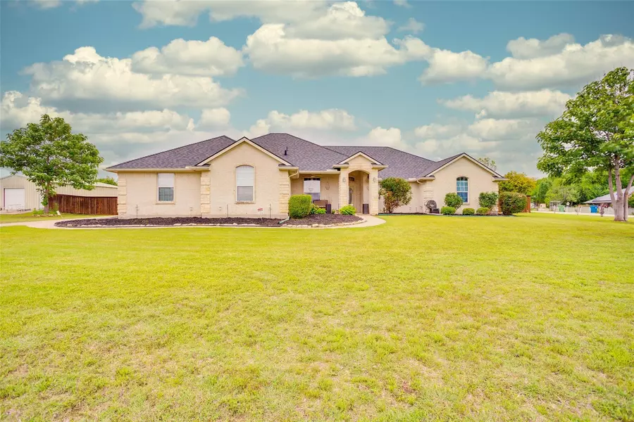 6013 Red Bud Road, Fort Worth, TX 76135