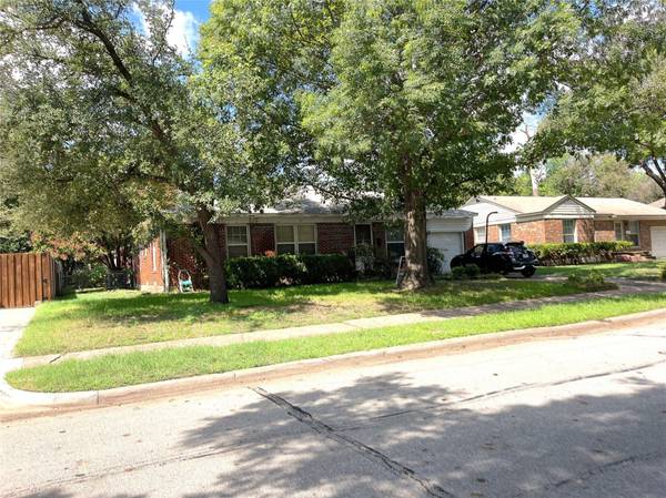 1505 Mayflower Drive, Irving, TX 75061