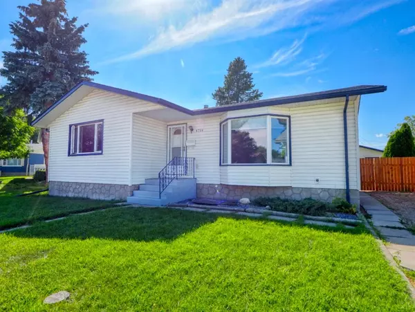 4716 57A Street Crescent, Lacombe, AB T4L 1M7