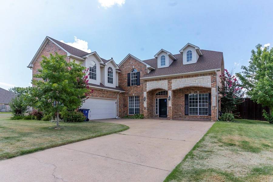 816 Ridge Crest Drive, Burleson, TX 76028