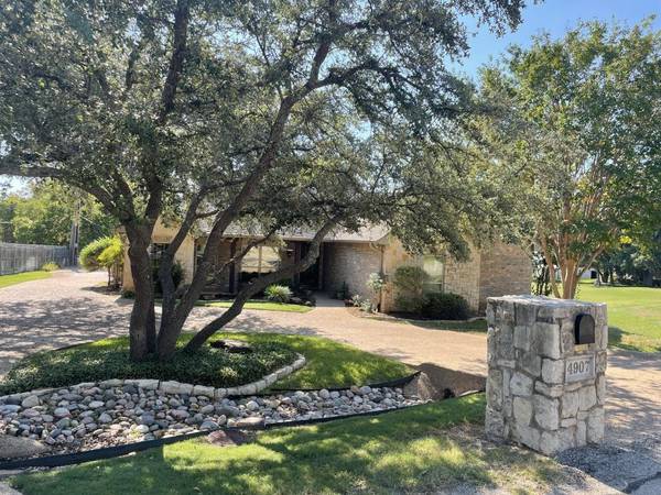 4907 Comanche Drive, Granbury, TX 76049