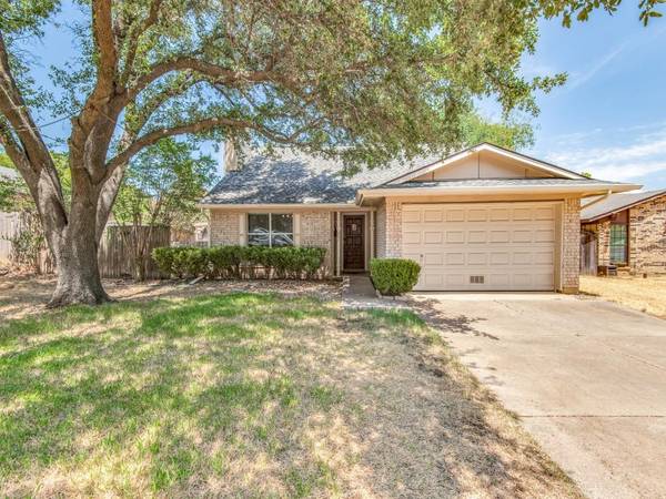 402 Shelmar Drive, Euless, TX 76039