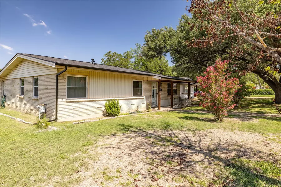 5528 Winifred Drive, Fort Worth, TX 76133