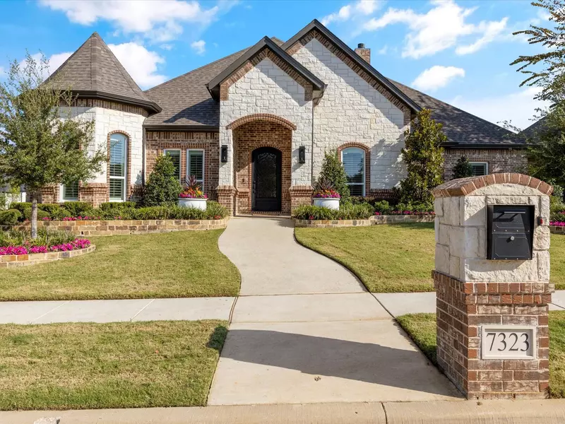 7323 Winding Way Drive, Arlington, TX 76001