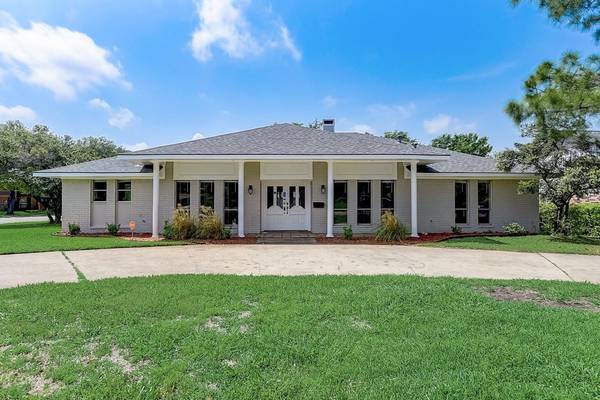 2822 Carriage Lane, Carrollton, TX 75006