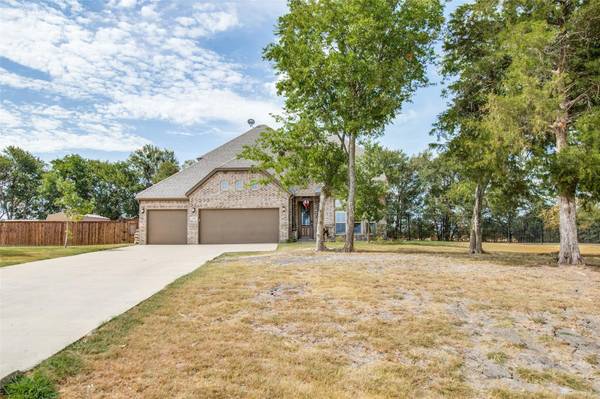 1215 Fire Fly Ridge, Blue Ridge, TX 75424