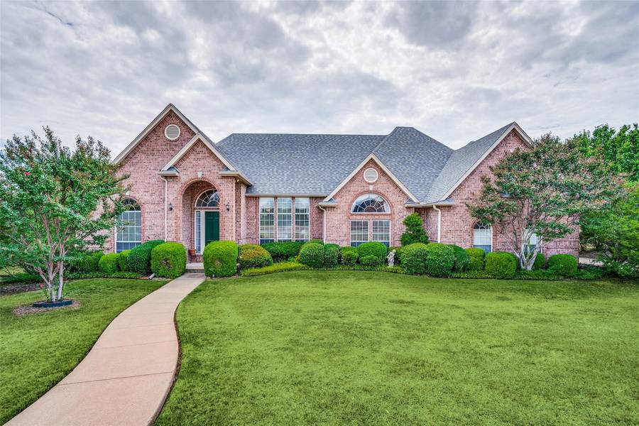 816 Mallard Pointe Drive, Grand Prairie, TX 75104