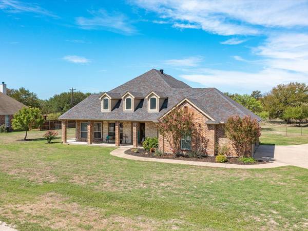 220 Deer Creek Drive, Aledo, TX 76008