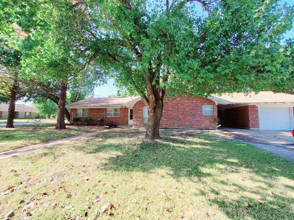 152 Highland Drive, Ennis, TX 75119