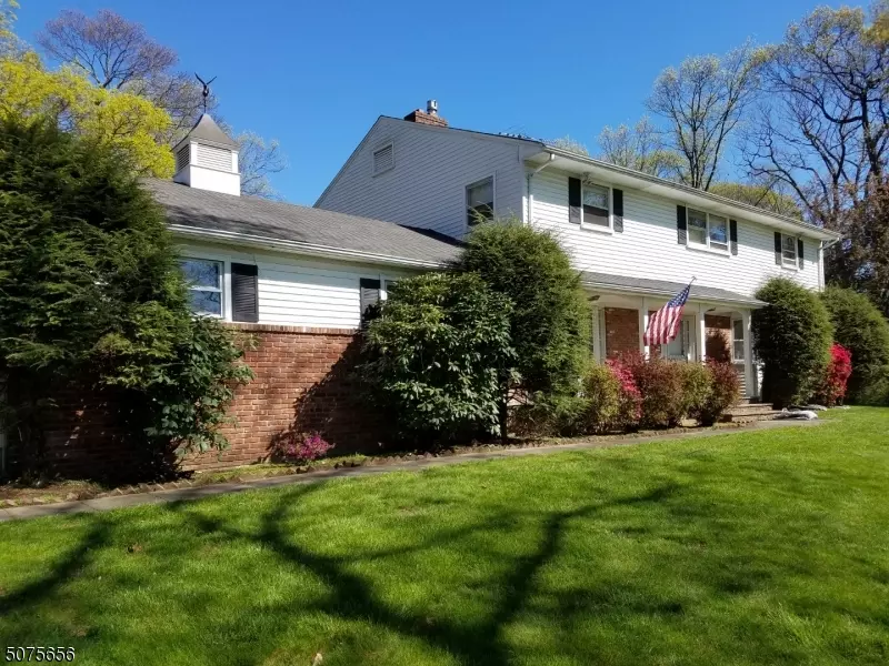 1243 Johnston Dr, Watchung Boro, NJ 07069