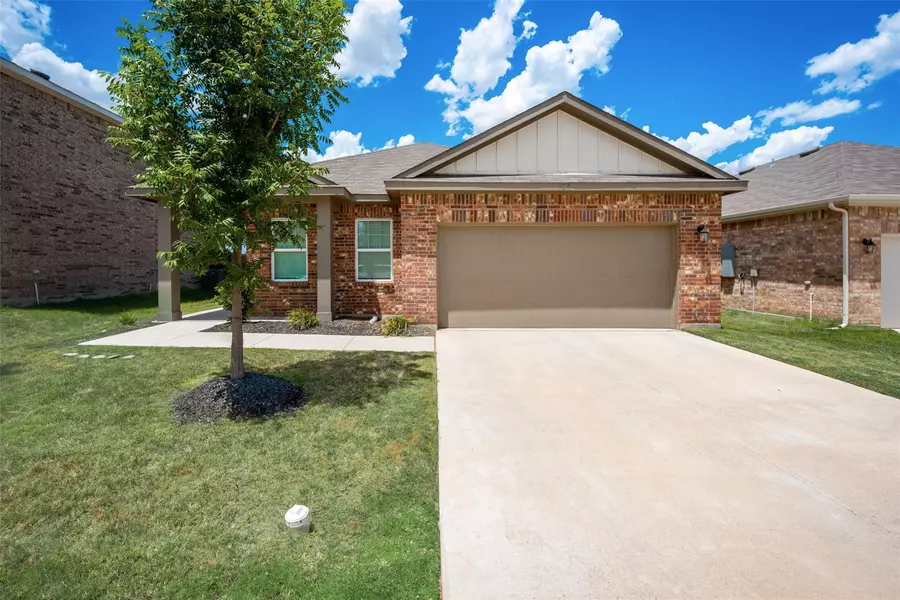 429 Scuttle Drive, Crowley, TX 76036