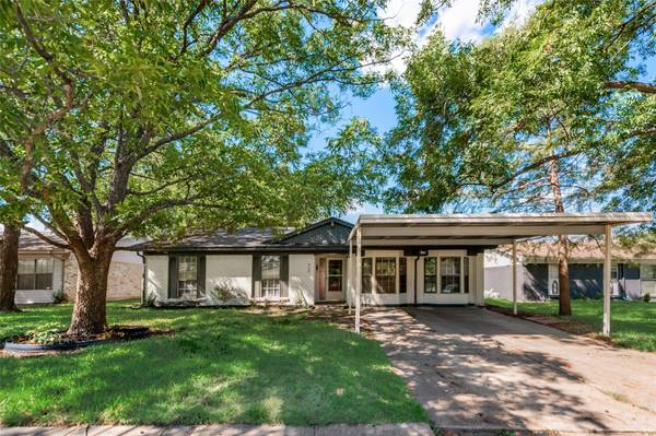 909 Northshore Drive, Garland, TX 75040