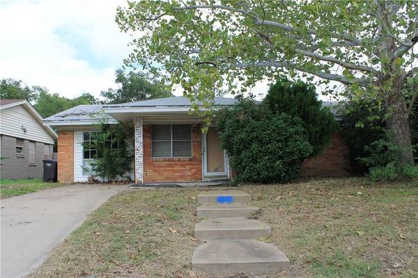 2816 W Fuller Avenue, Fort Worth, TX 76133