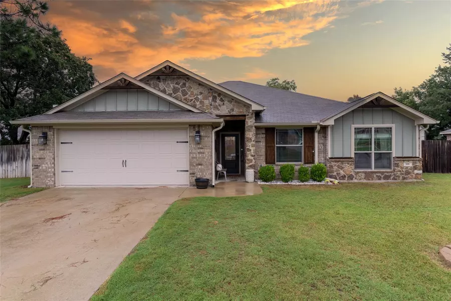 369 Molly Lane, Lindale, TX 75771