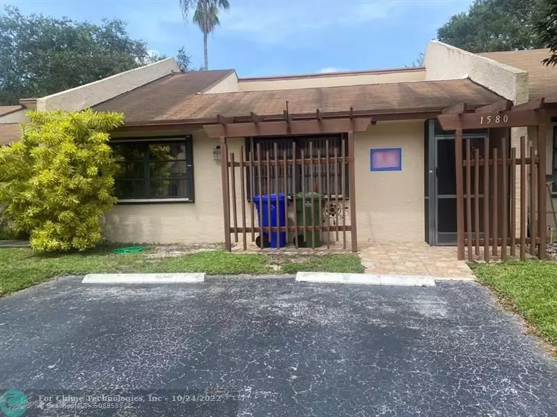 1580 NW 98th Way, Pembroke Pines, FL 33024