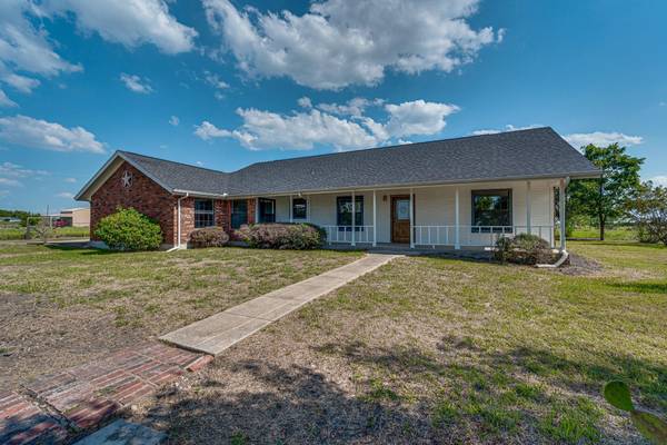 258 Whitfill Road, Ennis, TX 75119