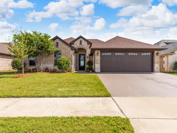 Granbury, TX 76049,308 Oar Wood Drive