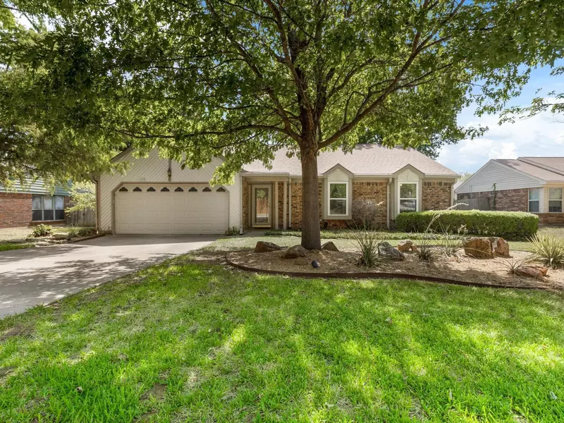 608 Winter Wood Drive, Grapevine, TX 76051