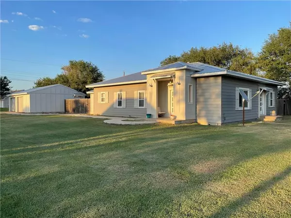 301 E 3rd Street, Duke, OK 73532