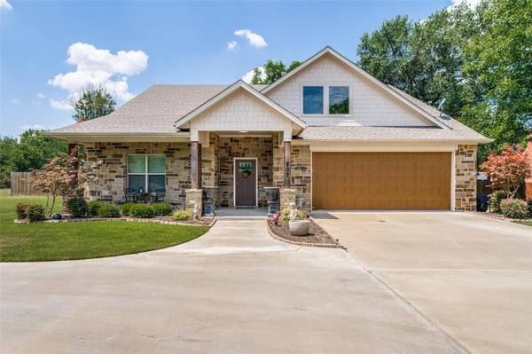 807 Griffith Avenue, Terrell, TX 75160