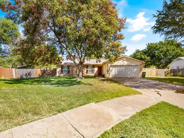 2701 Cartwright Place, Arlington, TX 76014