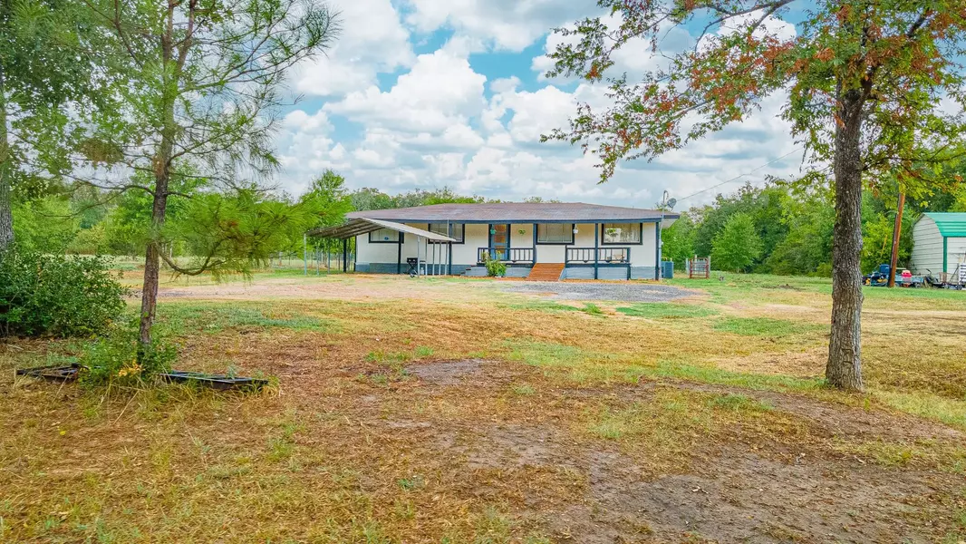 2071 Fm 977 E, Leona, TX 75850