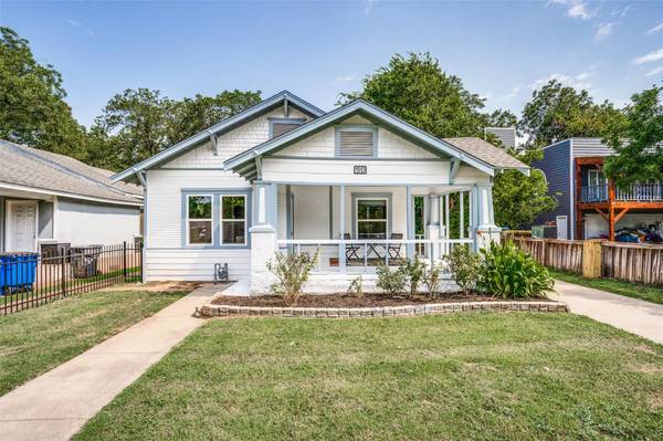 1913 W 10th Street, Dallas, TX 75208