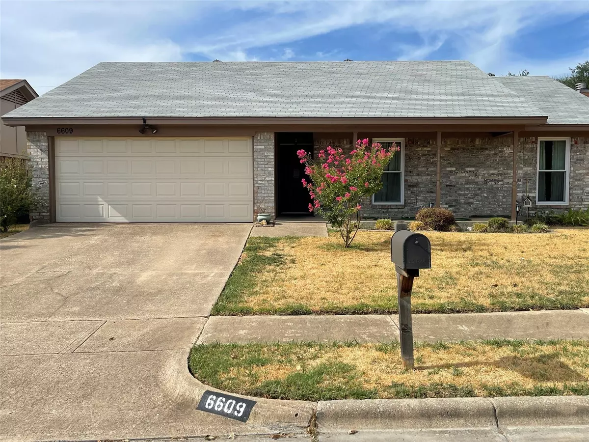 Watauga, TX 76148,6609 High Lawn Terrace