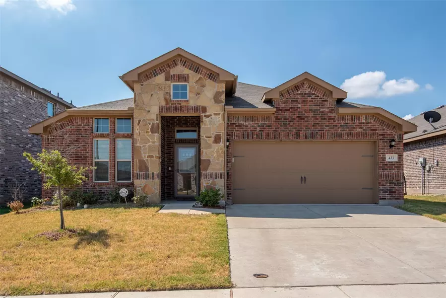 433 Sandhurst Drive, Fort Worth, TX 76036