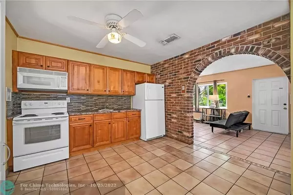 Oakland Park, FL 33334,631 NE 59th Ct