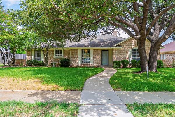 1613 Mayflower Drive, Richardson, TX 75081