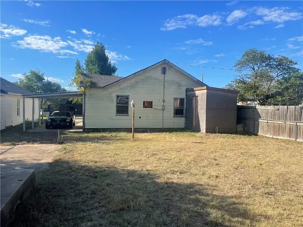 Rush Springs, OK 73082,607 W Choctaw