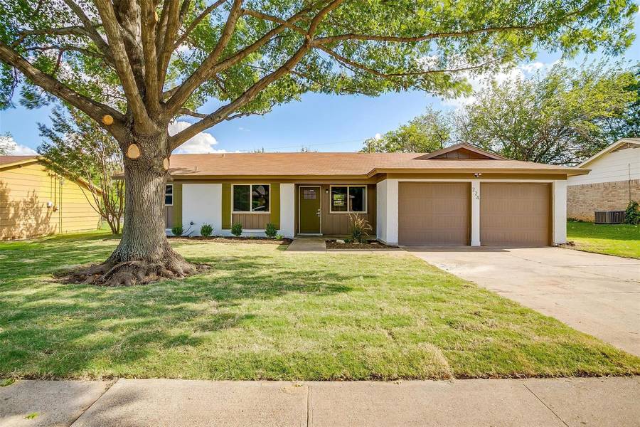 224 E Eller Avenue, Crowley, TX 76036