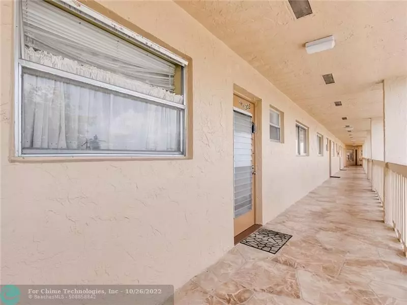 6670 Royal Palm Blvd  #303, Margate, FL 33063