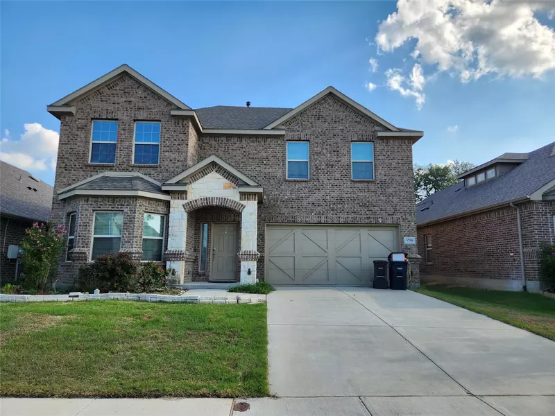 3708 Holly Brook Drive, Fort Worth, TX 76244