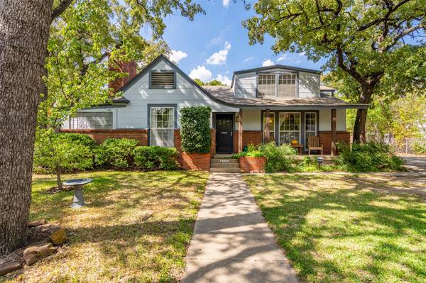 4757 Meadowbrook Drive, Fort Worth, TX 76103