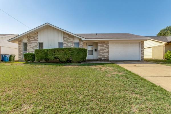 624 Sweetbriar Drive, Lewisville, TX 75067