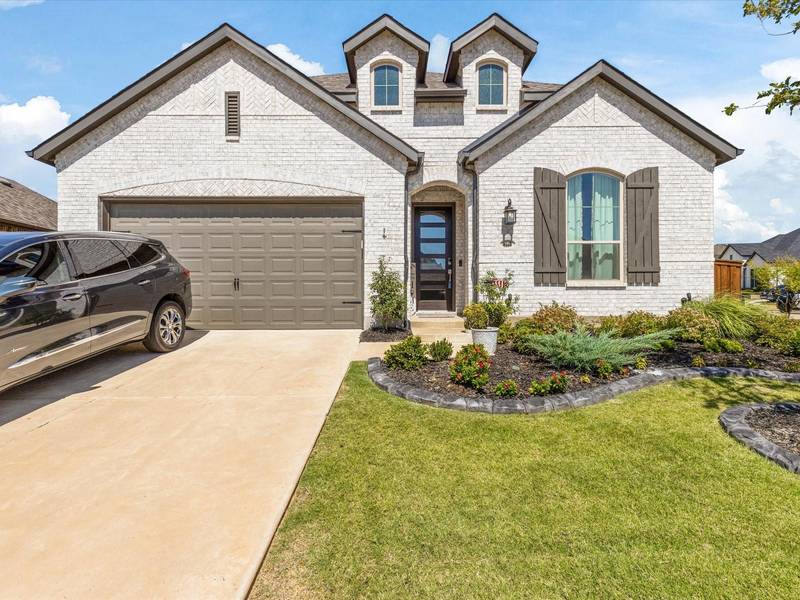 1217 Bluestem Drive, Aubrey, TX 76227