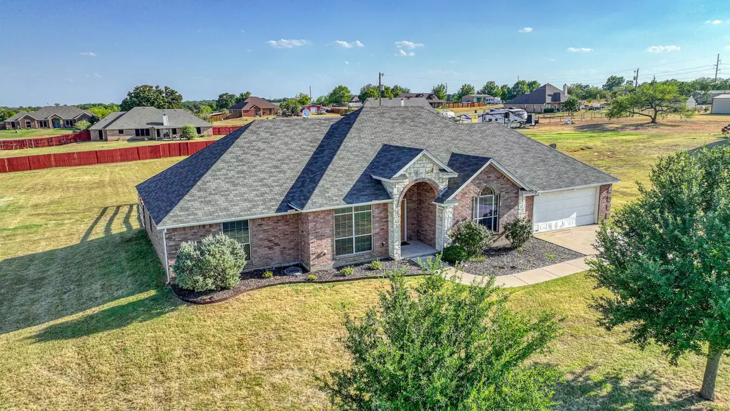 101 Falcons Eye Court, Weatherford, TX 76087