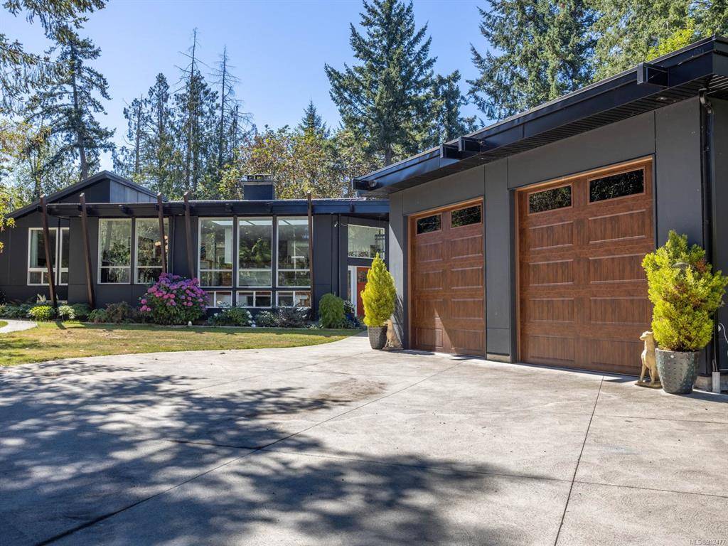 North Saanich, BC V8L 5G9,683 Bradley Dyne Rd