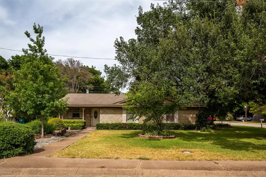 113 E Avenue C, Waxahachie, TX 75165