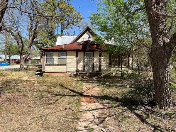 301 S Mayben Street, Rising Star, TX 76471