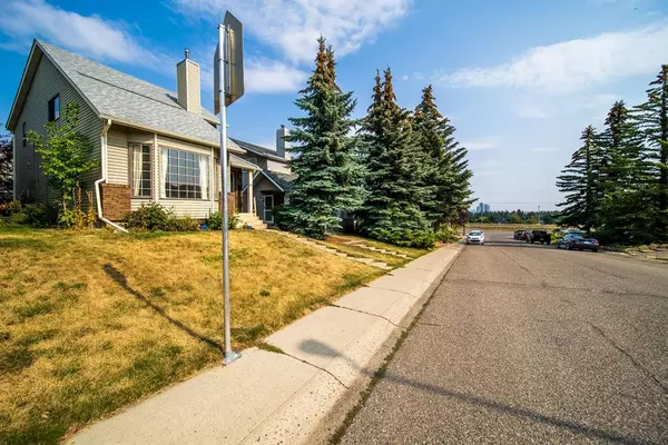 Calgary, AB T3H 1R5,87 Strathearn Rise SW