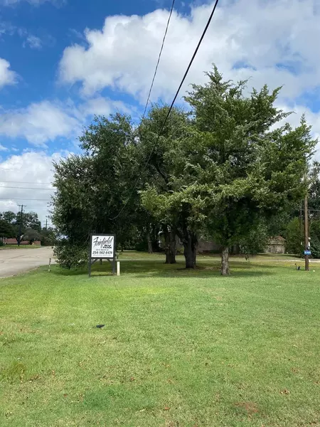 117 N Keechi Street, Fairfield, TX 75840