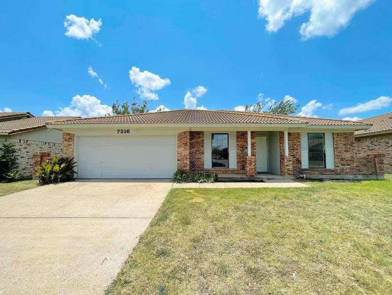 7216 Ridge Road W, Fort Worth, TX 76133