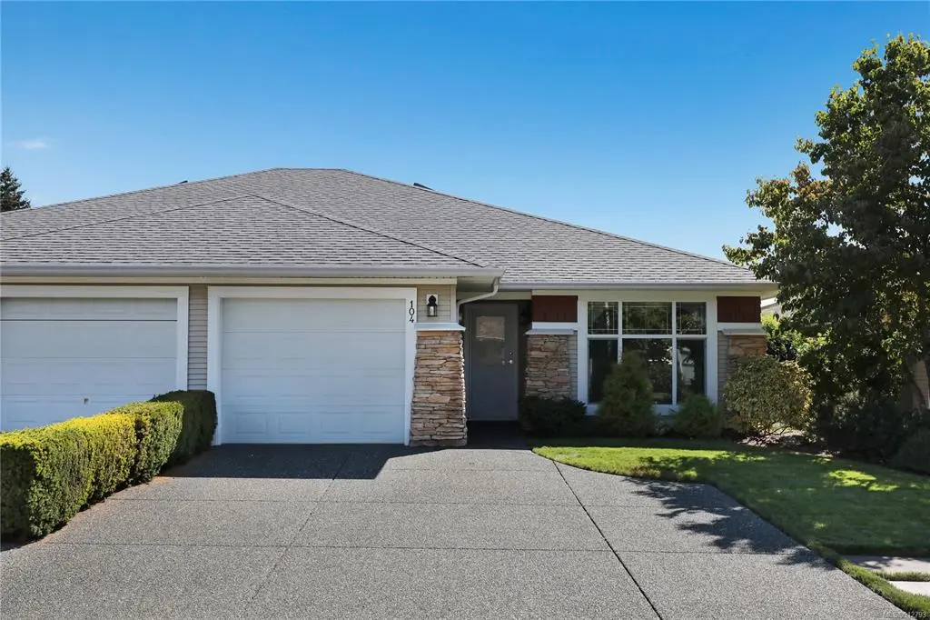 1919 St. Andrews Pl #104, Courtenay, BC V9N 9J4