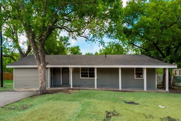 202 E Marsalis Street, Celeste, TX 75423