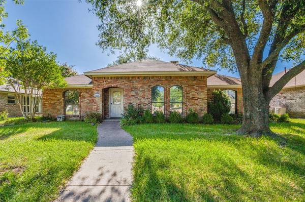 2414 Brownlee Boulevard, Rowlett, TX 75088